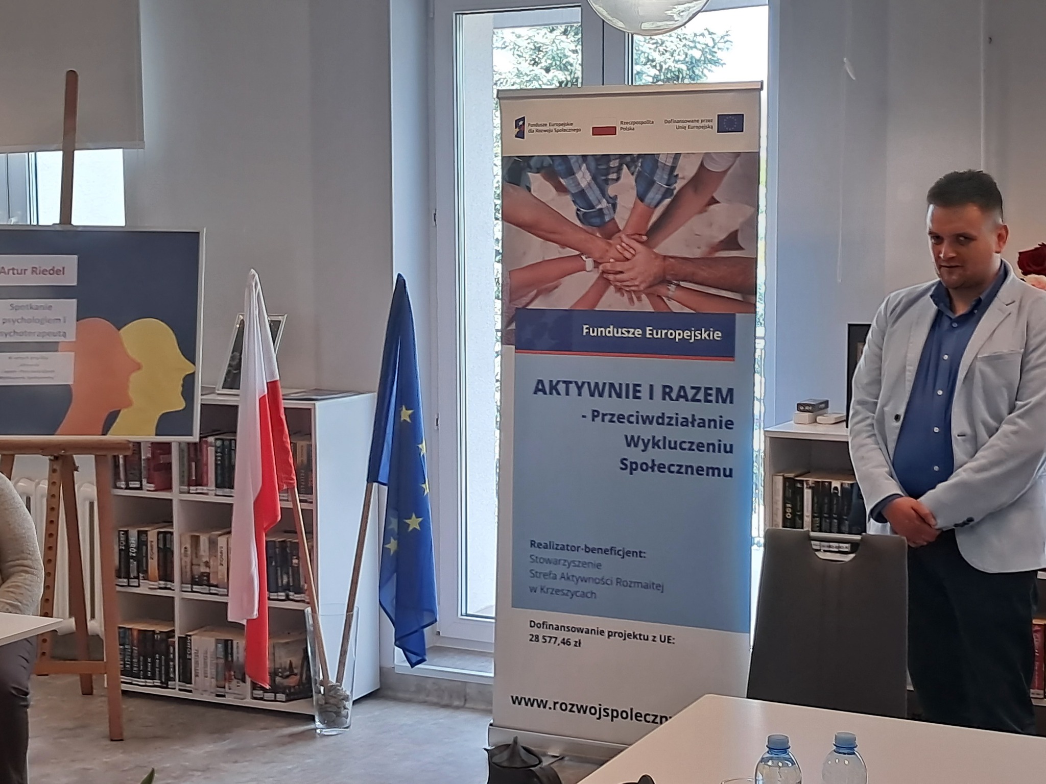 Baner, flagi Polski i Unii Europejskiej